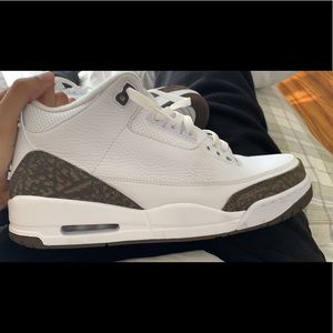 Jordan 3 mocha only worn twice